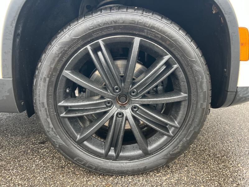 Volkswagen Tiguan S 2014