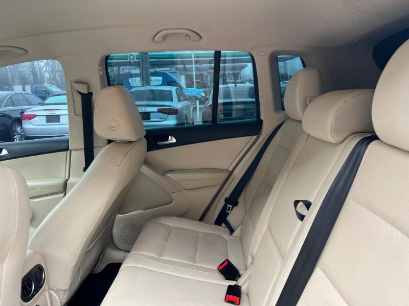 Volkswagen Tiguan S 2014