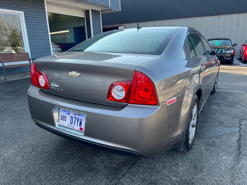 Chevrolet Malibu 1LT 2011