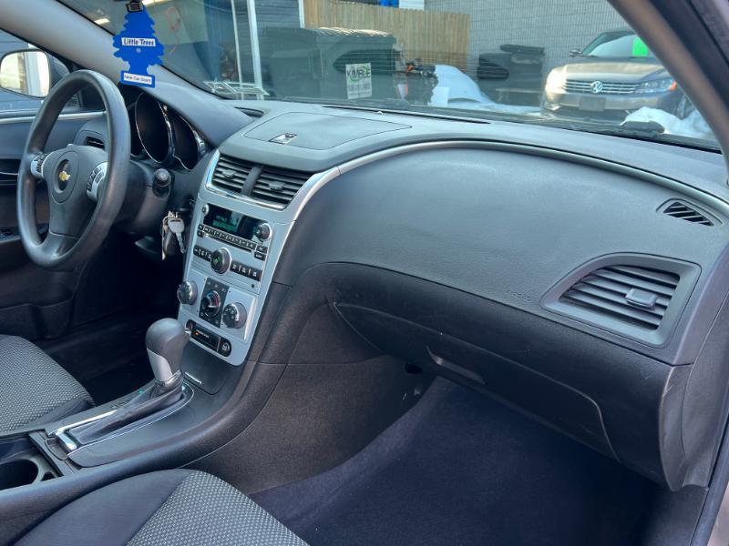 Chevrolet Malibu 1LT 2011