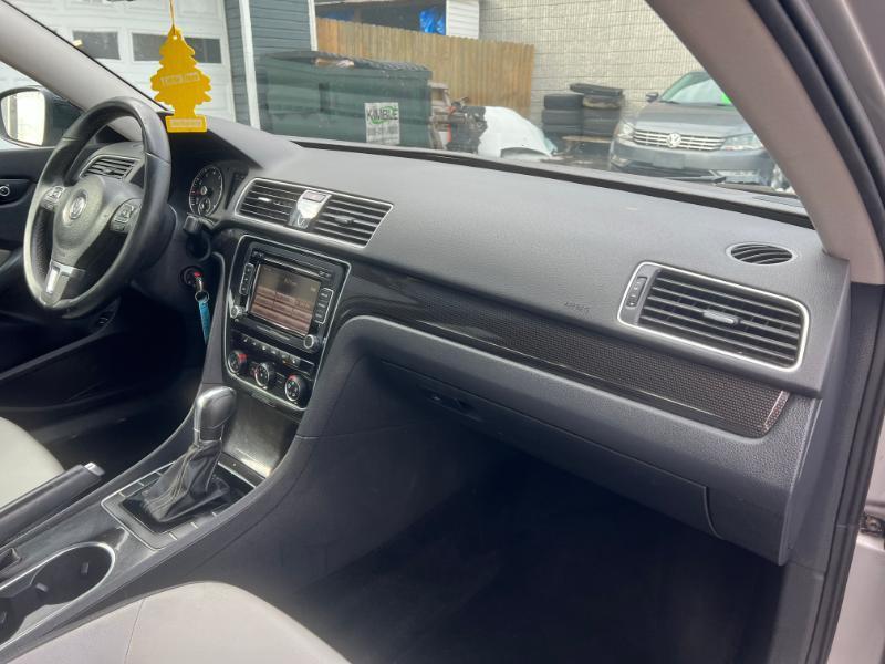 Volkswagen Passat 1.8T SE AT PZEV 2014