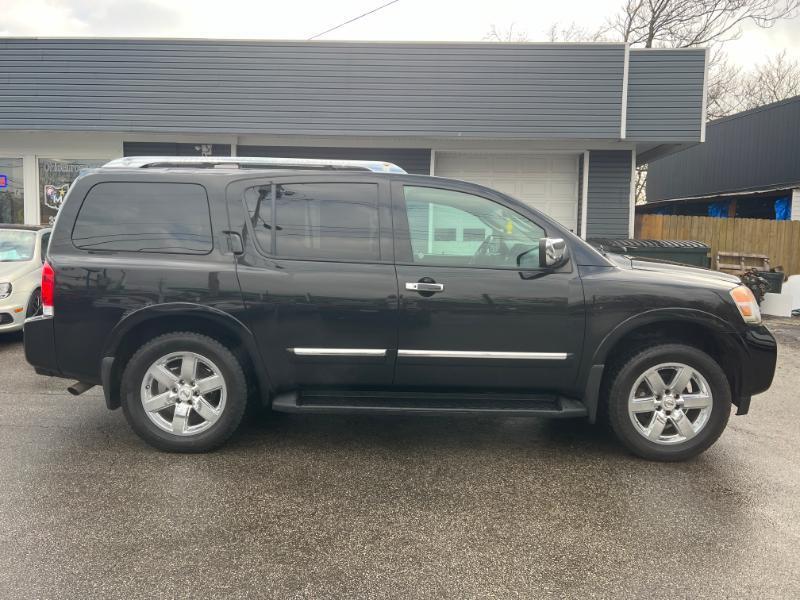 Nissan Armada Platinum 4WD 2011