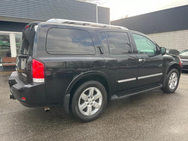 Nissan Armada Platinum 4WD 2011