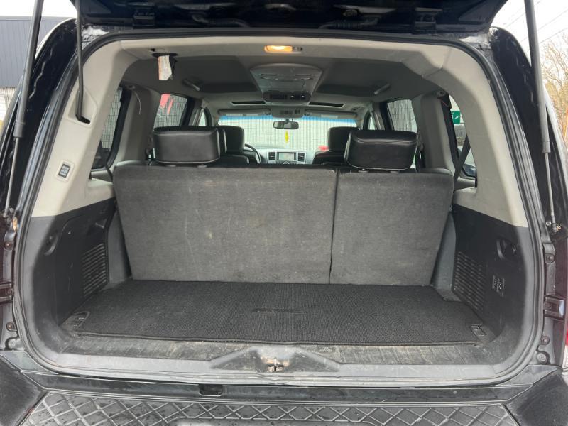 Nissan Armada Platinum 4WD 2011