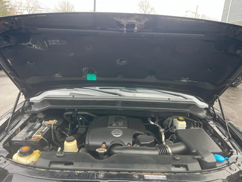 Nissan Armada Platinum 4WD 2011