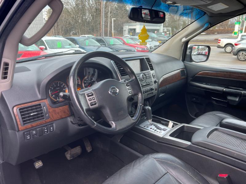 Nissan Armada Platinum 4WD 2011