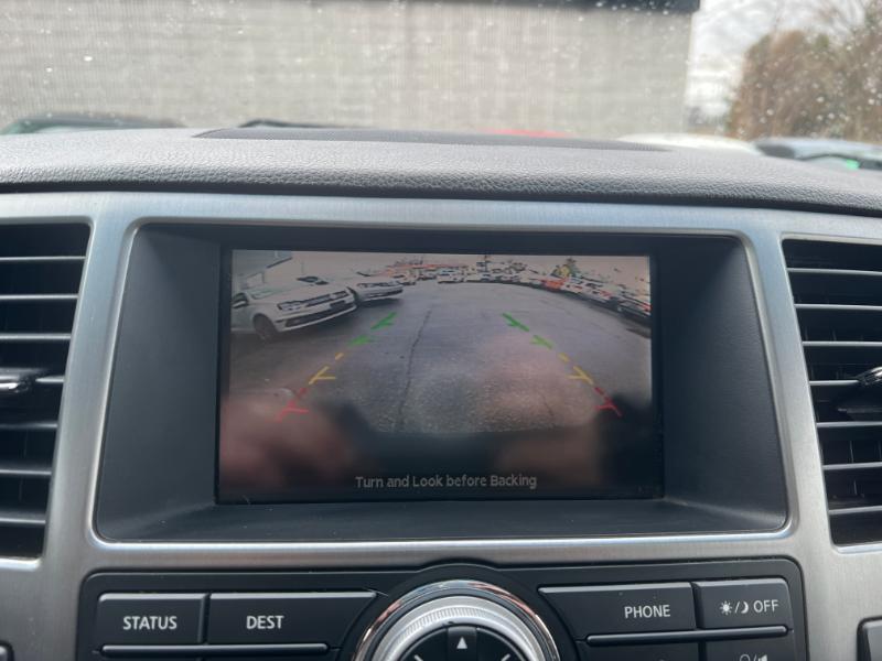 Nissan Armada Platinum 4WD 2011