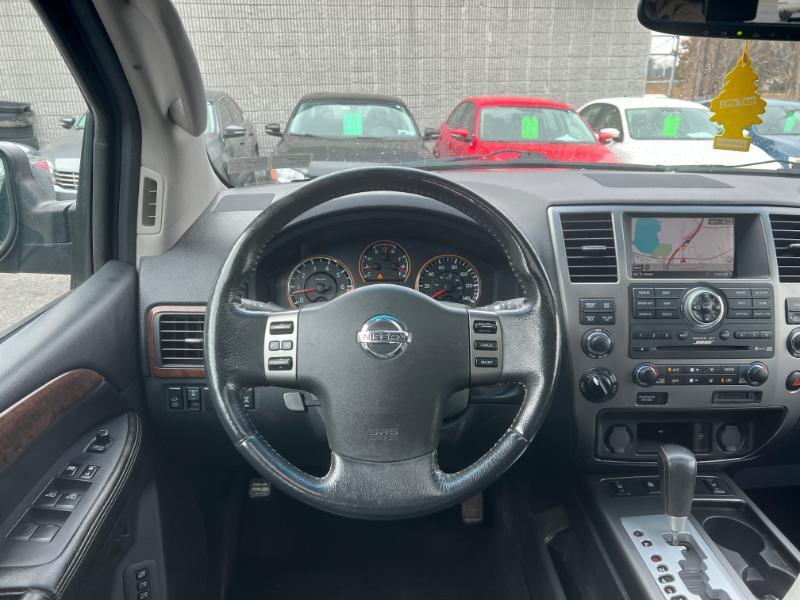 Nissan Armada Platinum 4WD 2011