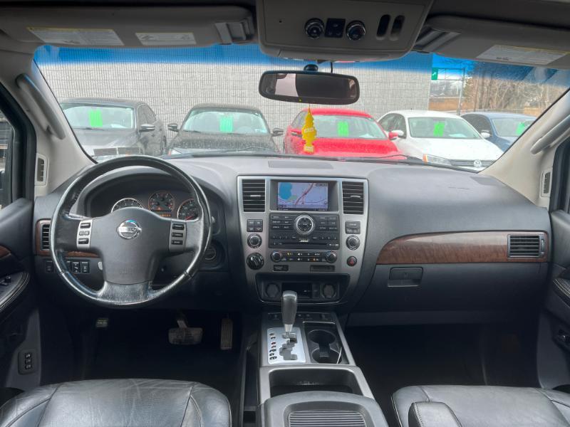 Nissan Armada Platinum 4WD 2011