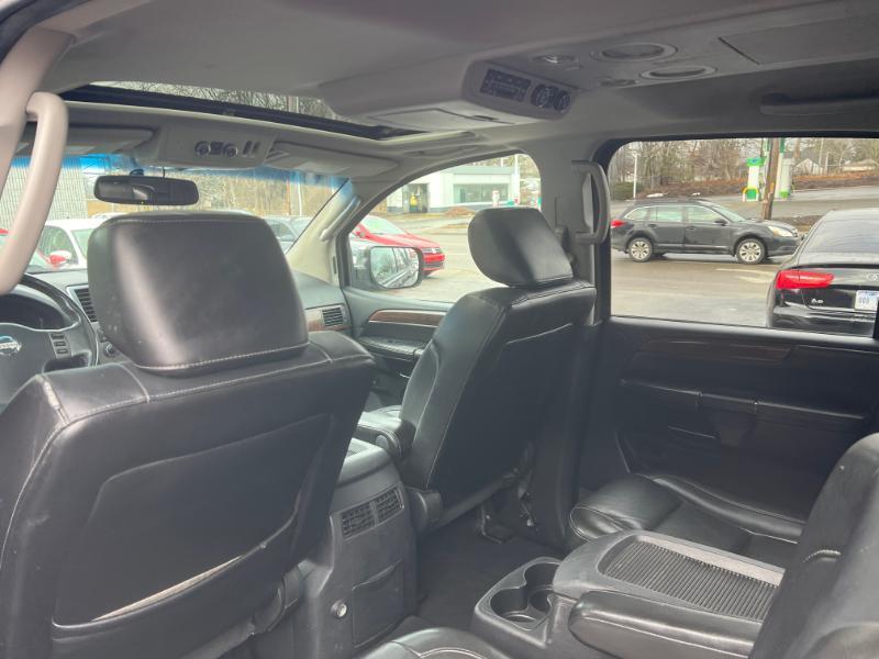 Nissan Armada Platinum 4WD 2011