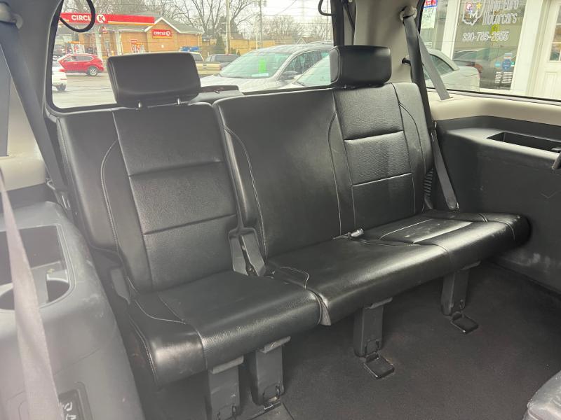 Nissan Armada Platinum 4WD 2011