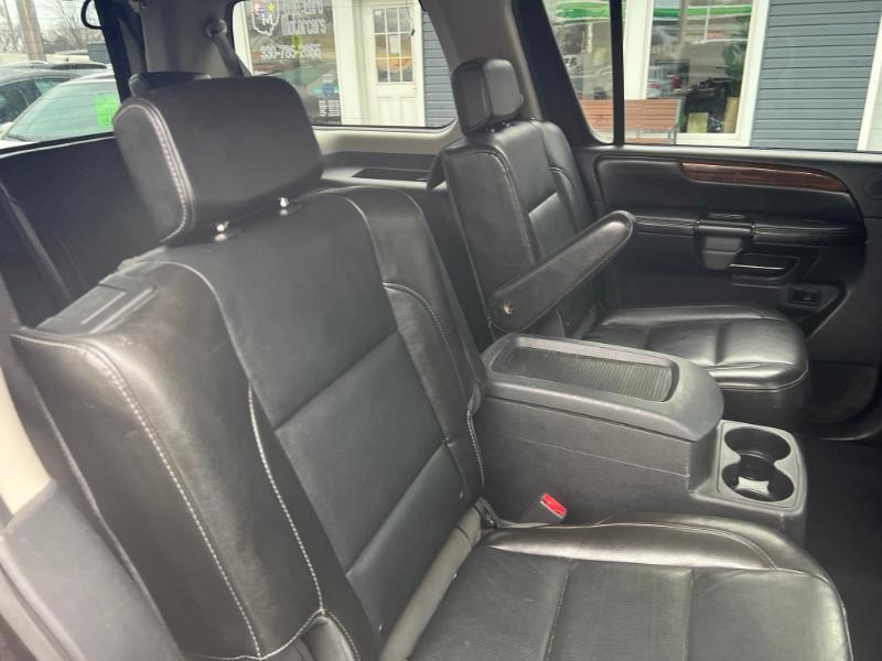 Nissan Armada Platinum 4WD 2011