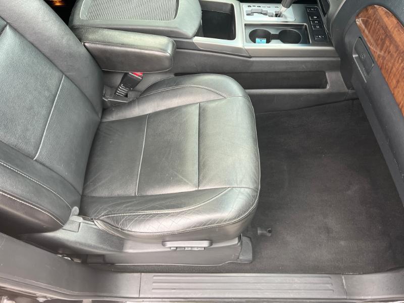 Nissan Armada Platinum 4WD 2011