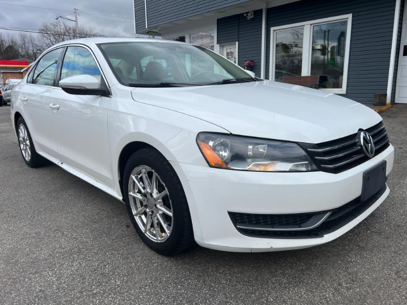 Volkswagen Passat 2.5L SE AT 2012