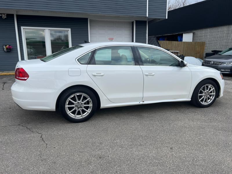 Volkswagen Passat 2.5L SE AT 2012