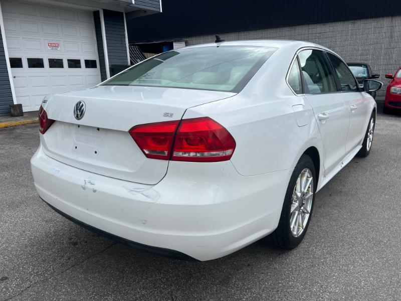 Volkswagen Passat 2.5L SE AT 2012