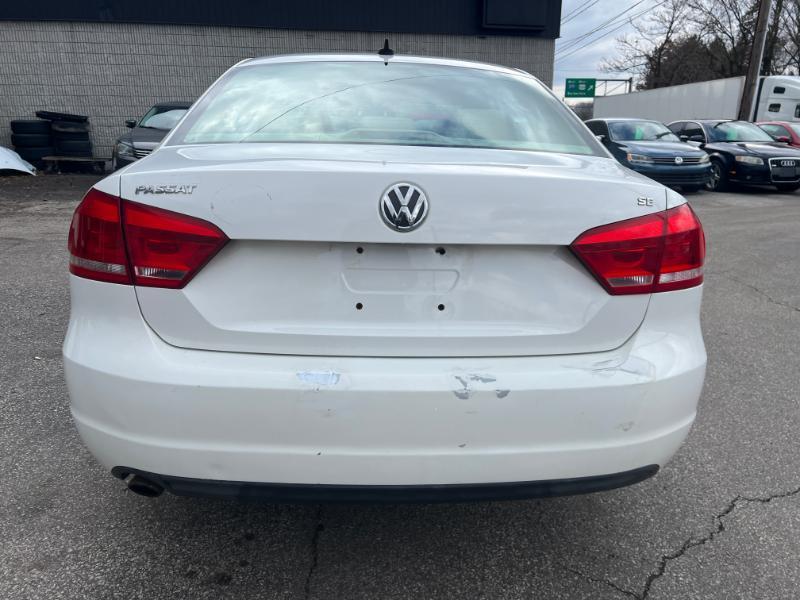 Volkswagen Passat 2.5L SE AT 2012