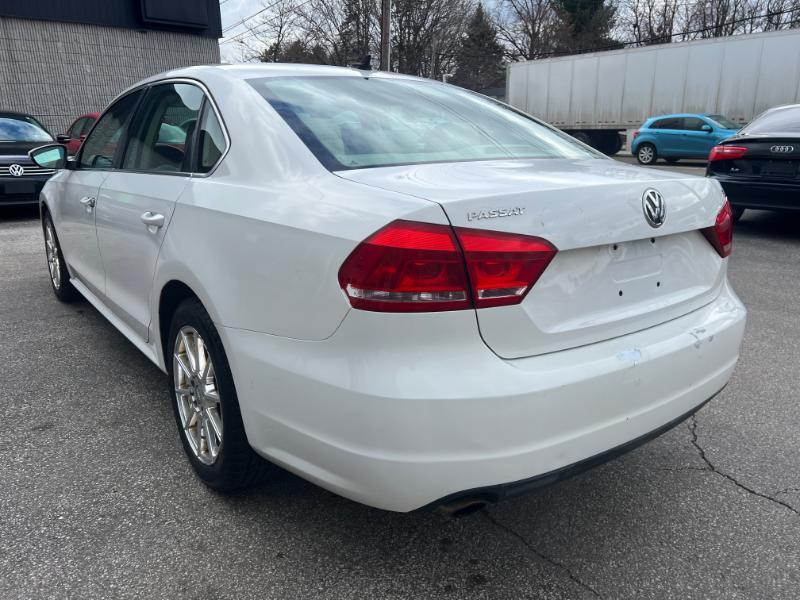 Volkswagen Passat 2.5L SE AT 2012