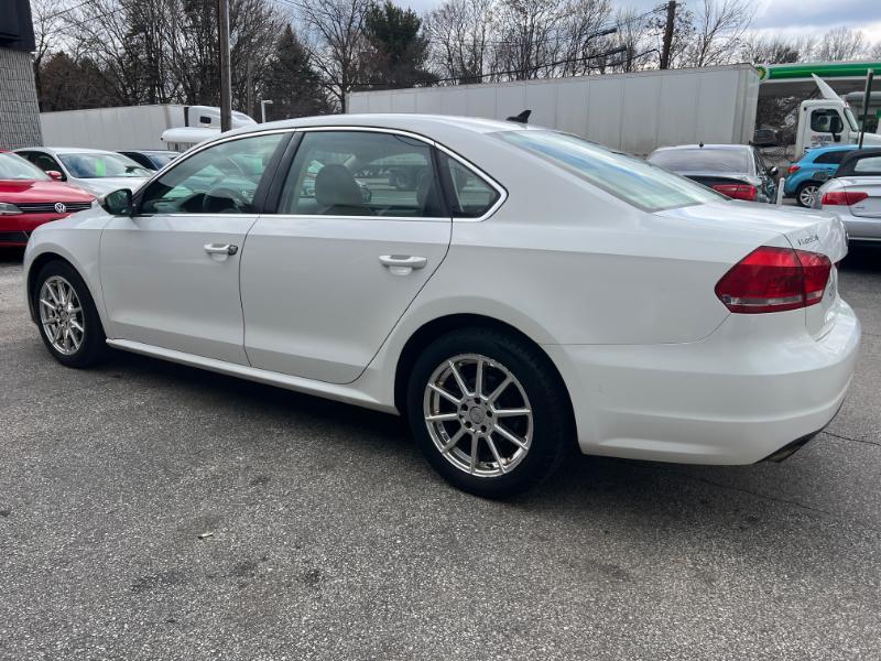 Volkswagen Passat 2.5L SE AT 2012