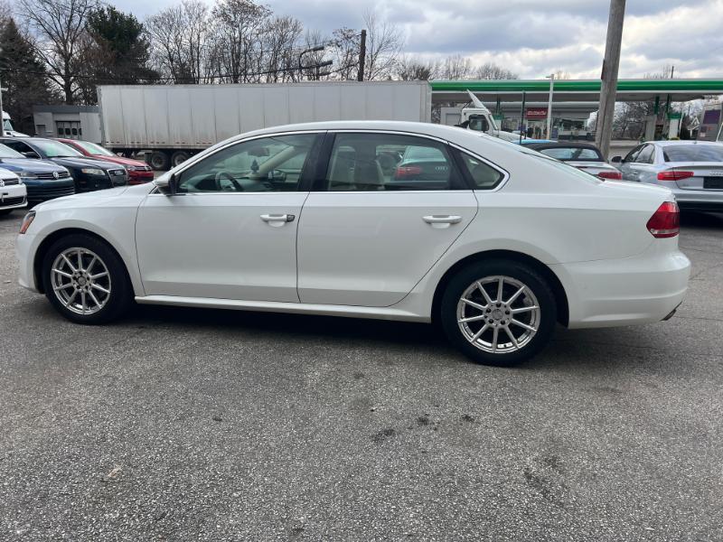 Volkswagen Passat 2.5L SE AT 2012