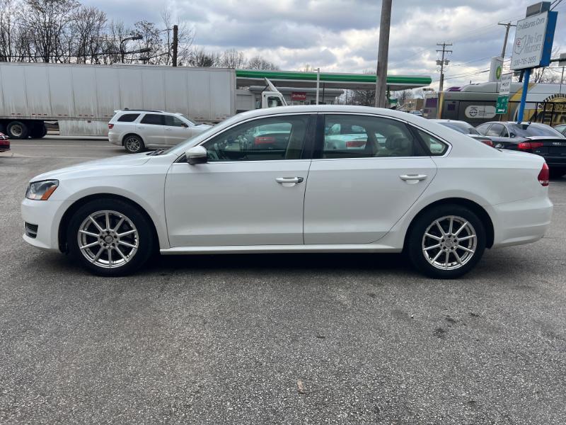 Volkswagen Passat 2.5L SE AT 2012