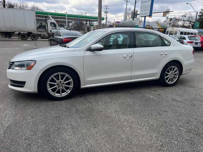 Volkswagen Passat 2.5L SE AT 2012