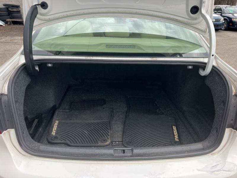 Volkswagen Passat 2.5L SE AT 2012