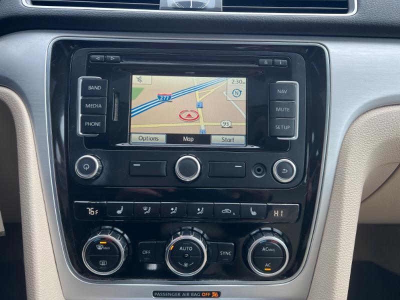 Volkswagen Passat 2.5L SE AT 2012