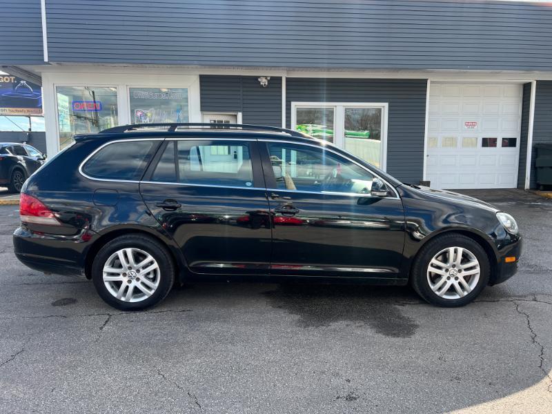 Volkswagen Jetta SportWagen 2.0L TDI 2011