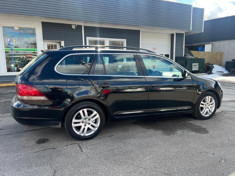 Volkswagen Jetta SportWagen 2.0L TDI 2011