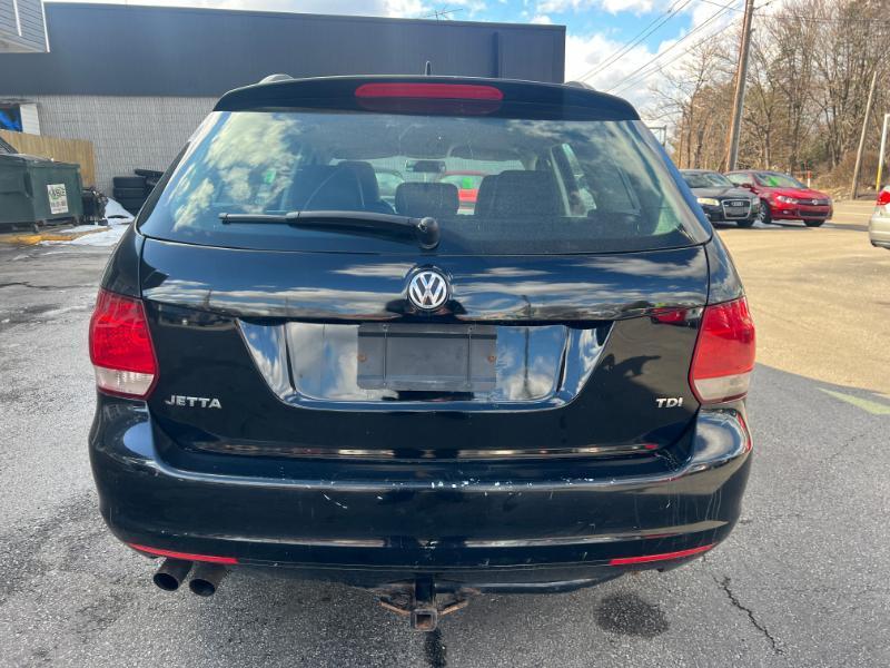 Volkswagen Jetta SportWagen 2.0L TDI 2011