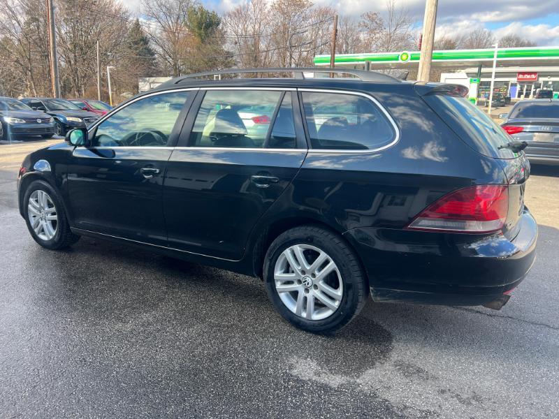Volkswagen Jetta SportWagen 2.0L TDI 2011