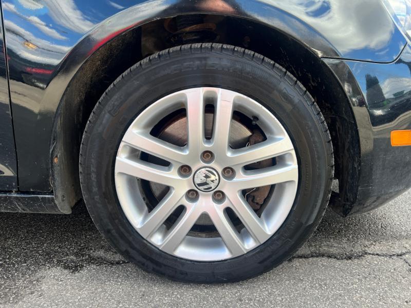 Volkswagen Jetta SportWagen 2.0L TDI 2011