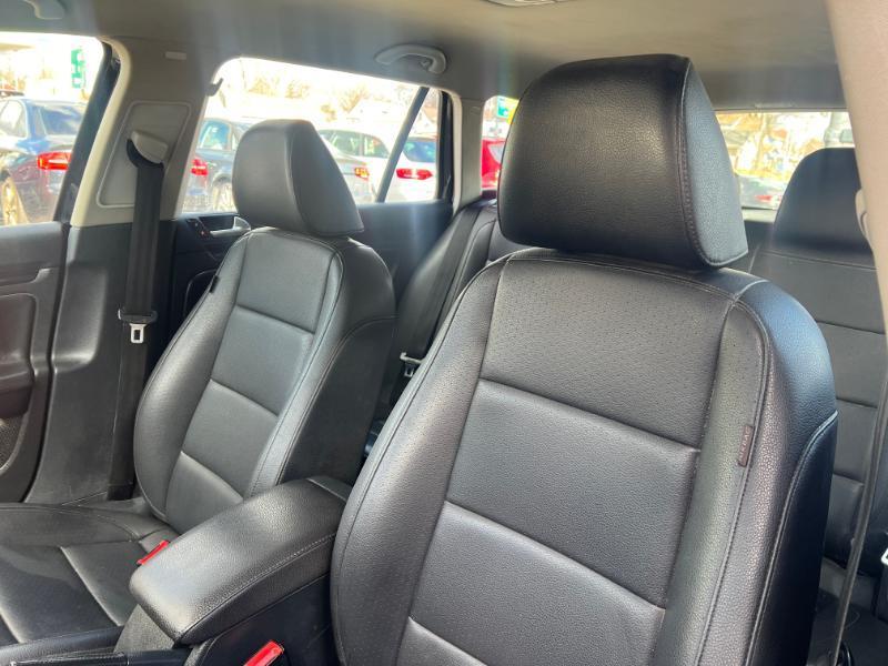 Volkswagen Jetta SportWagen 2.0L TDI 2011