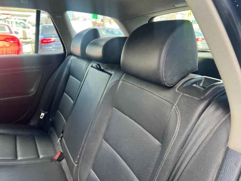 Volkswagen Jetta SportWagen 2.0L TDI 2011