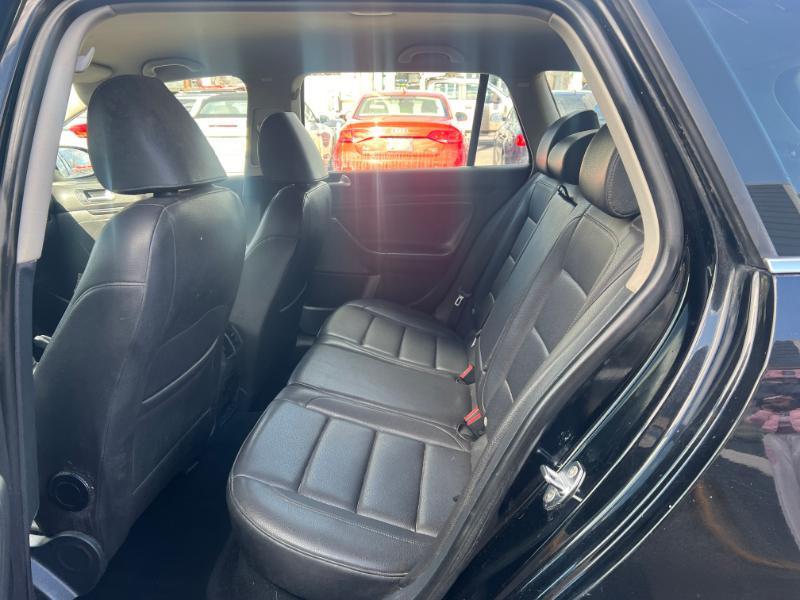 Volkswagen Jetta SportWagen 2.0L TDI 2011