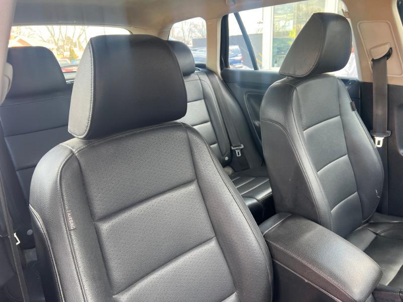 Volkswagen Jetta SportWagen 2.0L TDI 2011