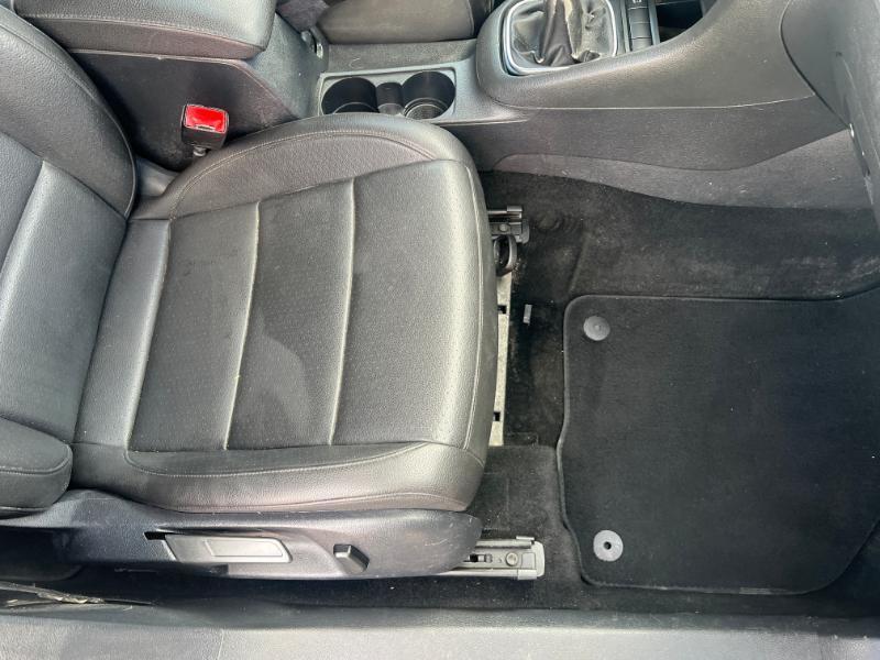 Volkswagen Jetta SportWagen 2.0L TDI 2011