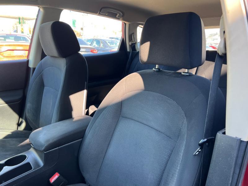 Nissan Rogue S AWD 2011