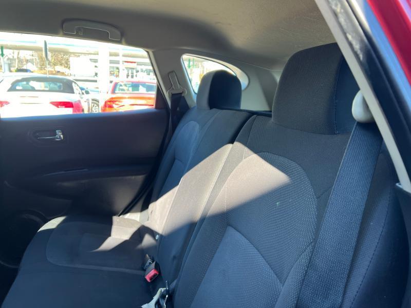 Nissan Rogue S AWD 2011