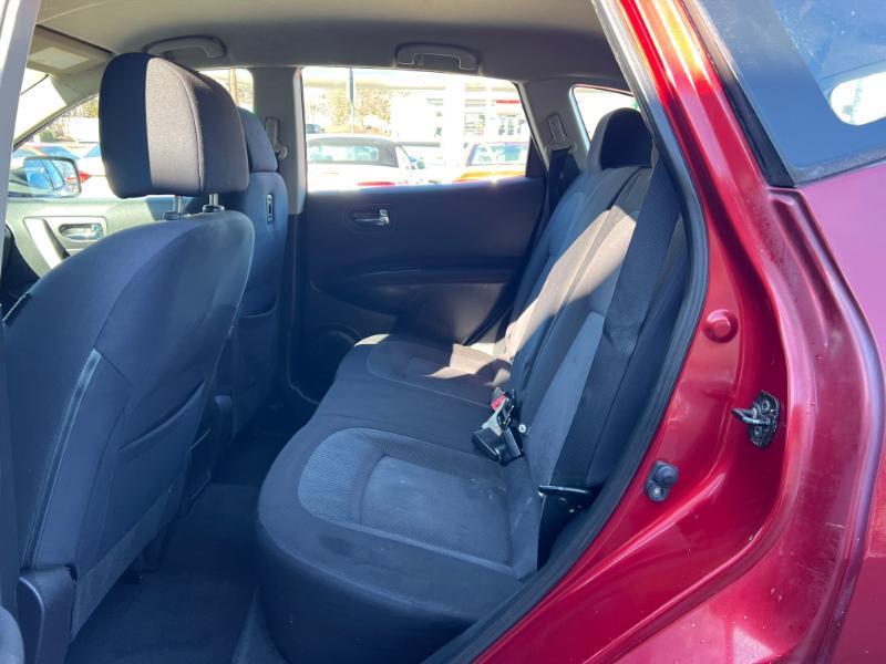 Nissan Rogue S AWD 2011