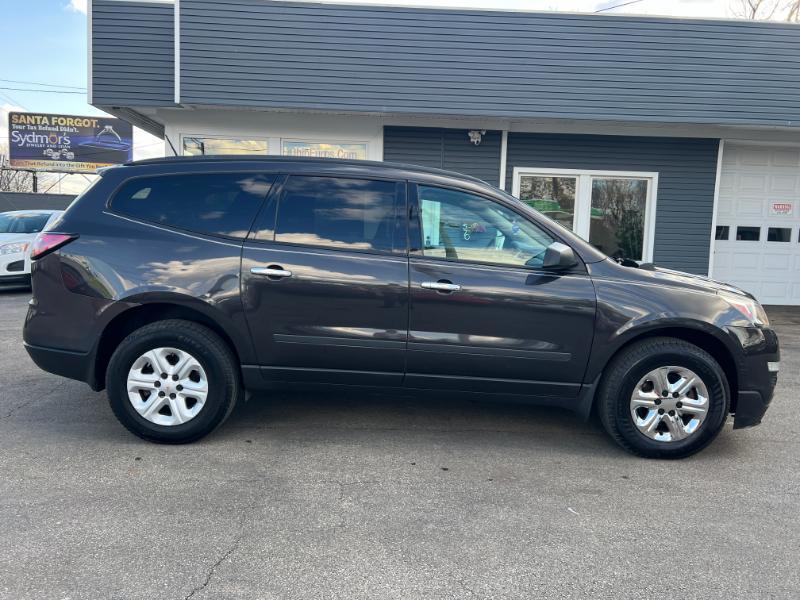 Chevrolet Traverse LS FWD w/PDC 2017