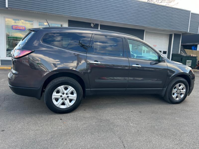 Chevrolet Traverse LS FWD w/PDC 2017