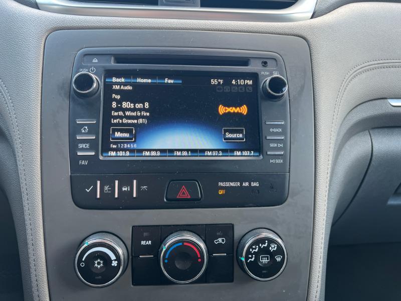 Chevrolet Traverse LS FWD w/PDC 2017