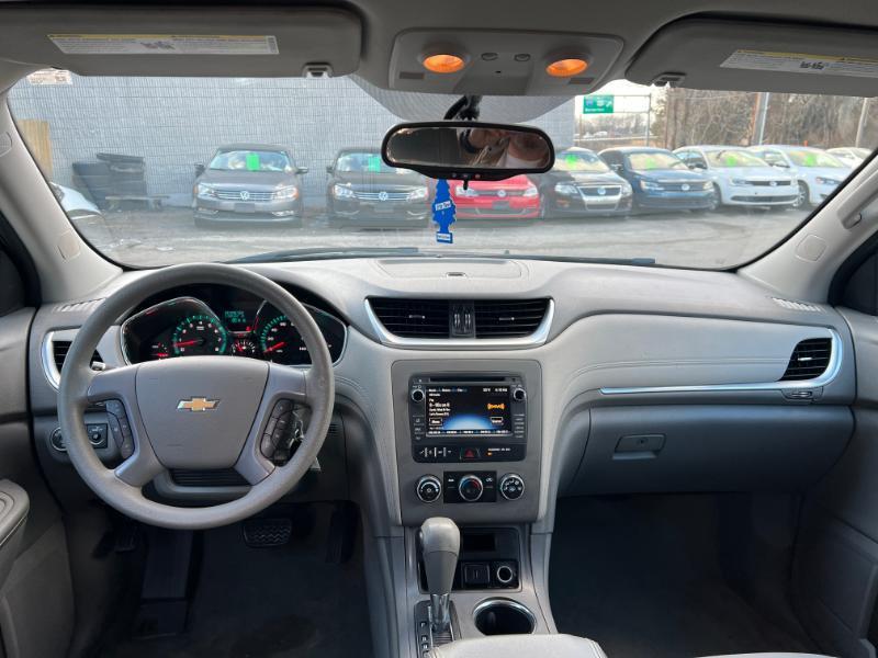 Chevrolet Traverse LS FWD w/PDC 2017