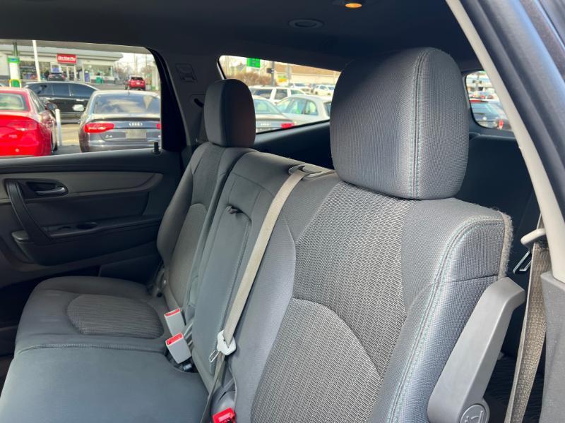 Chevrolet Traverse LS FWD w/PDC 2017