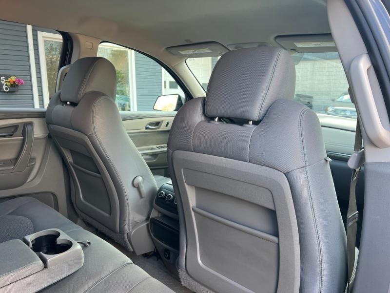 Chevrolet Traverse LS FWD w/PDC 2017