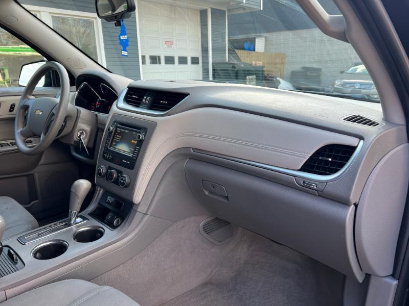 Chevrolet Traverse LS FWD w/PDC 2017