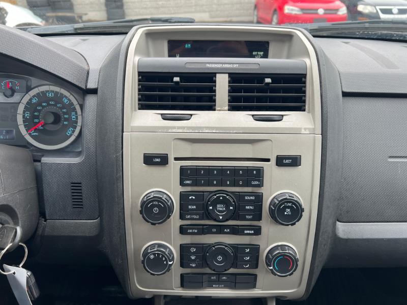 Ford Escape XLT 4WD 2011