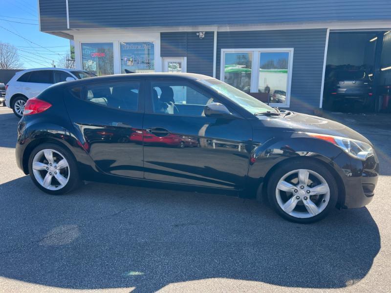 Hyundai Veloster Base 2013